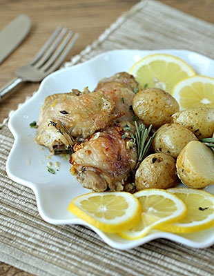 أطيب أكلة | طريقة عمل وصفة دجاج مشوي مع البطاطا .